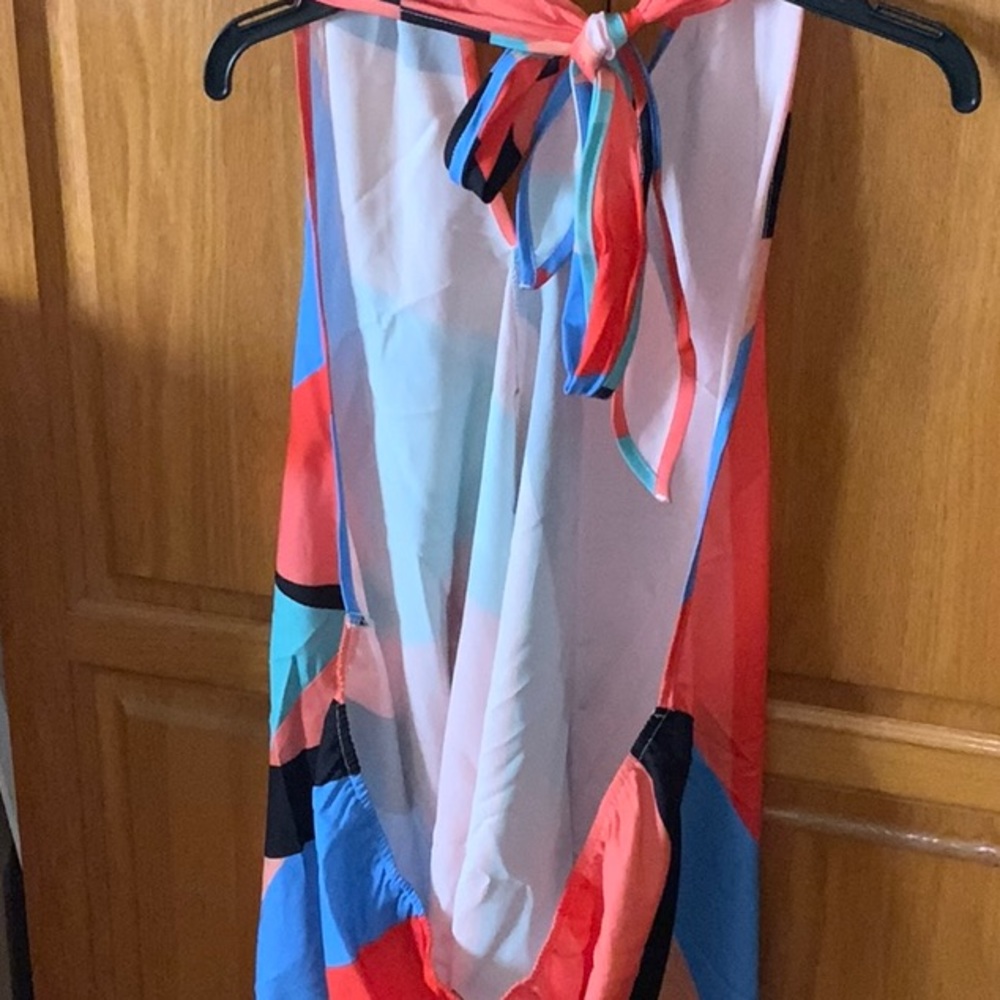 Tie neck Top - Picture 4 of 8